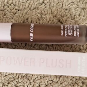 Kylie Cosmetics Power Plush Concealer - Brown